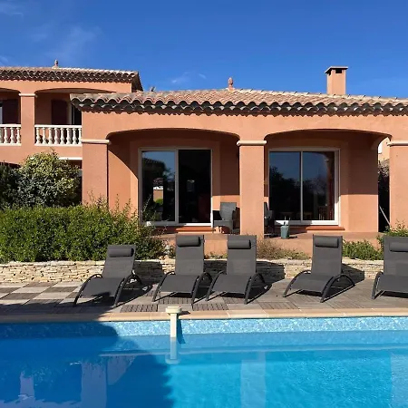Villa Independante Avec Piscine Privee *