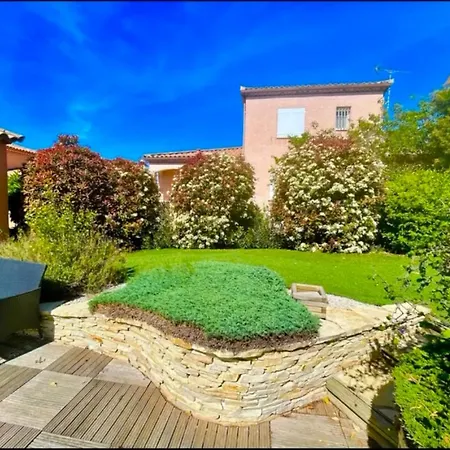 Villa Independante Avec Piscine Privee *
