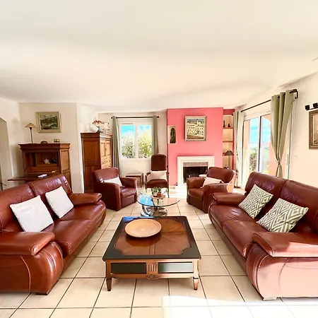 Villa Independante Avec Piscine Privee *